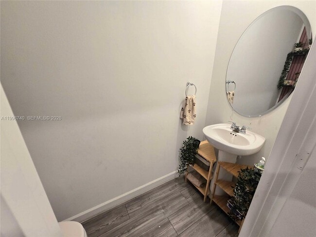 Building Photo - 4591 Hollister Ave