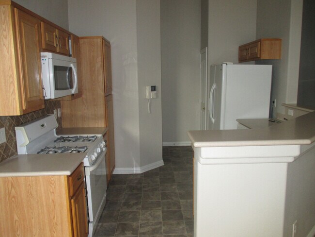Building Photo - 5514 Big Red Ct