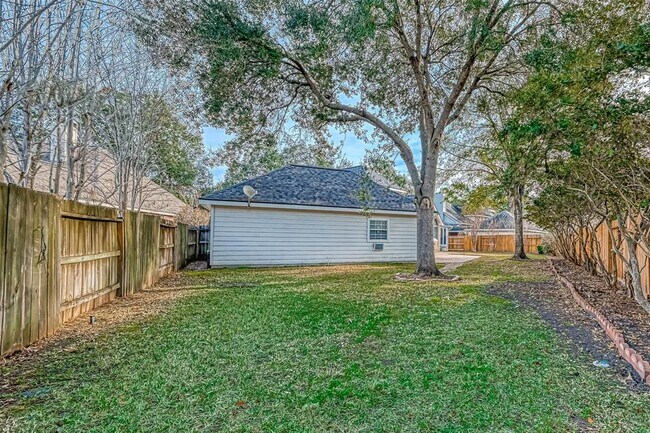 Building Photo - 910 Chinni Ct