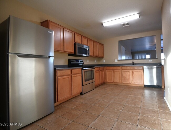 Building Photo - 40565 N Glen Meadows Ln