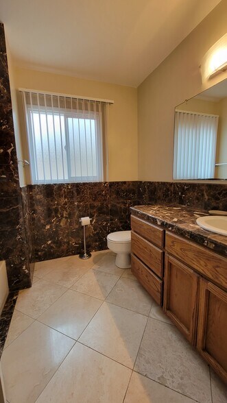 Building Photo - 1328 E Hermosa Dr