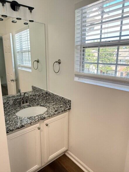 Building Photo - 1753 Fielding Way