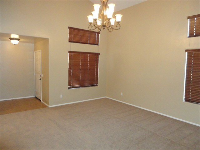 Building Photo - 433 E Penny Ln