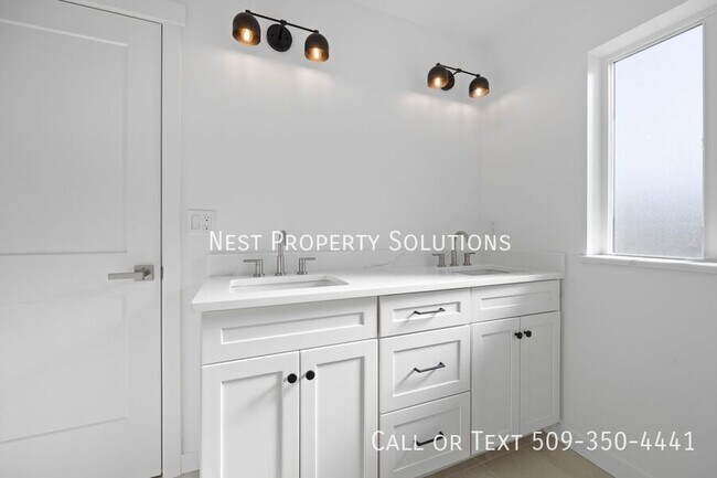 Building Photo - 914 N Washington Ct