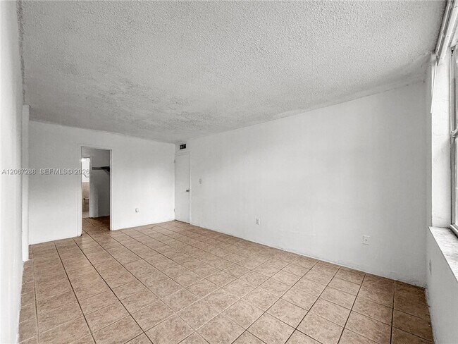 Building Photo - 1800 Sans Souci Blvd