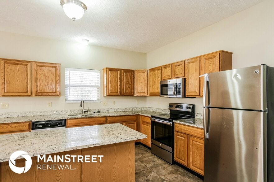 Building Photo - 11705 Rossmore Dr