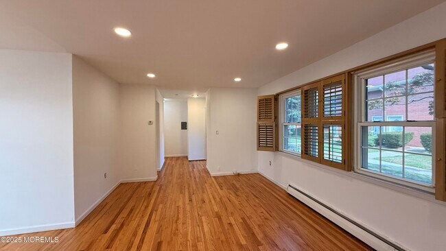 Building Photo - 364 Westwood Ave