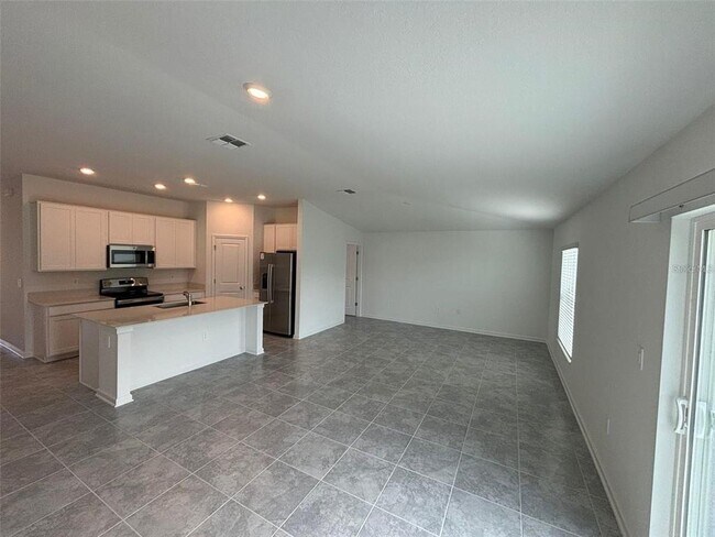 Building Photo - 828 Daring Dr