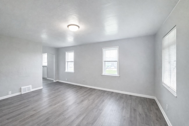 Building Photo - 4BR SW Canton Home