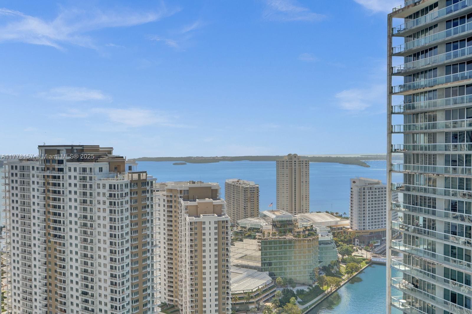 Building Photo - 475 Brickell Ave