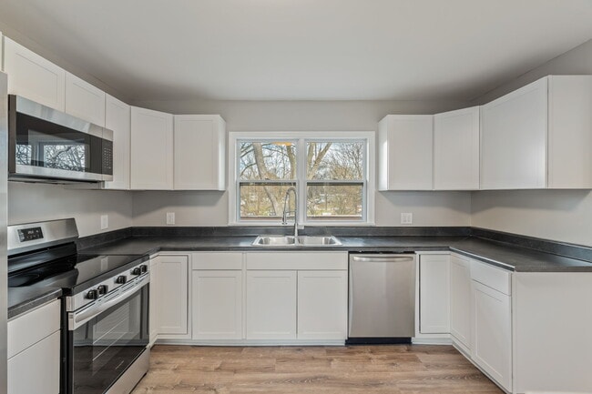 Building Photo - 3658 Tarbett Rd