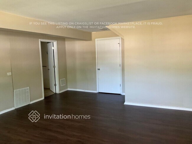 Building Photo - 16405 George Dr