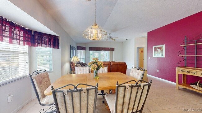 Building Photo - 761 W Sunbird Path