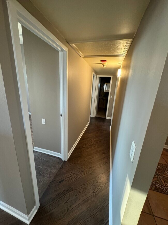 Building Photo - 600 S Dearborn St