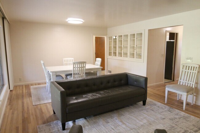 Building Photo - Lovely Home For Rent In Orem, UT