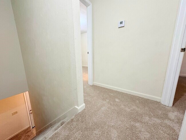 Building Photo - 1864 Sylvan Ct