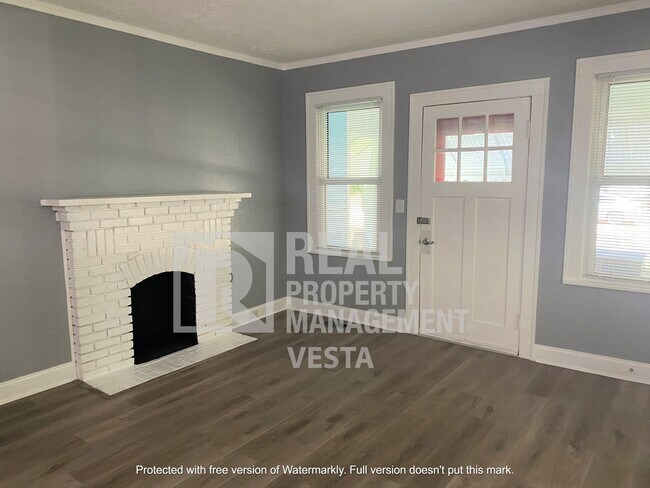 Building Photo - 1349 Hillyer Ave