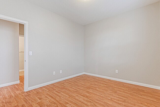 Building Photo - 7322 Fools Gold St