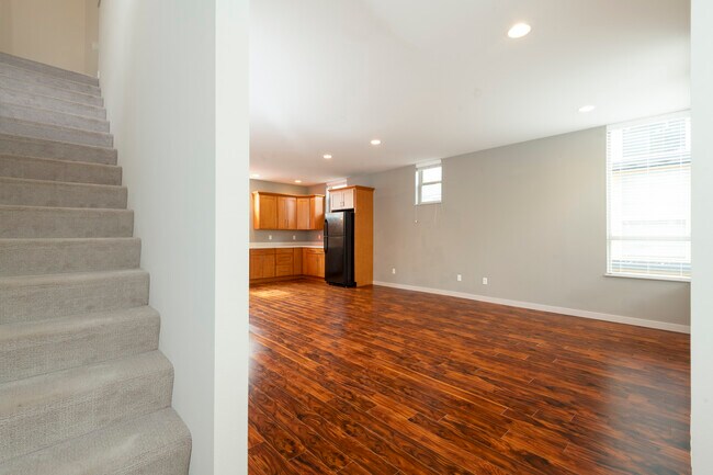 Building Photo - 1151 N 88th St