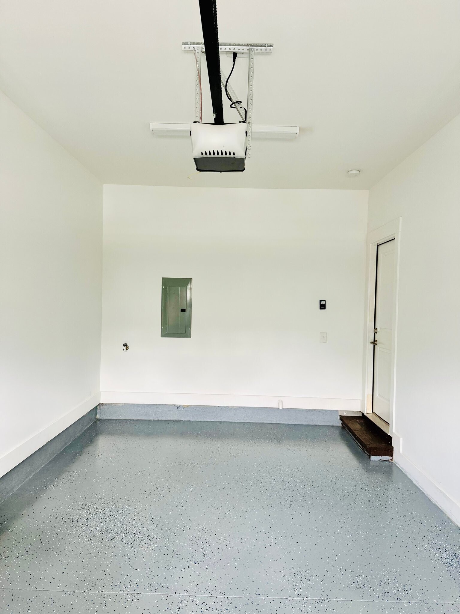 Building Photo - 6036 Gracious Dr