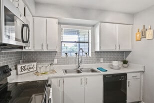 Building Photo - The Hub at Chisholm Trail