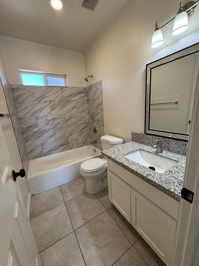 Building Photo - 4062