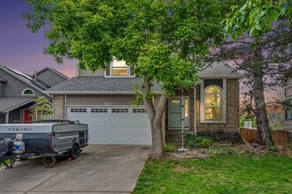 Building Photo - 448 Somerset Dr