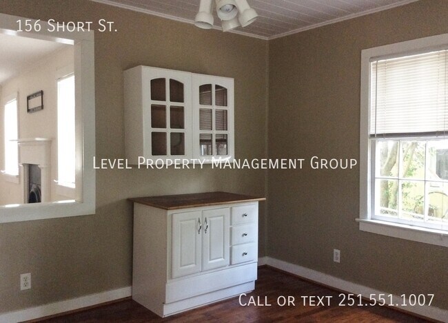 Building Photo - 156 Short St