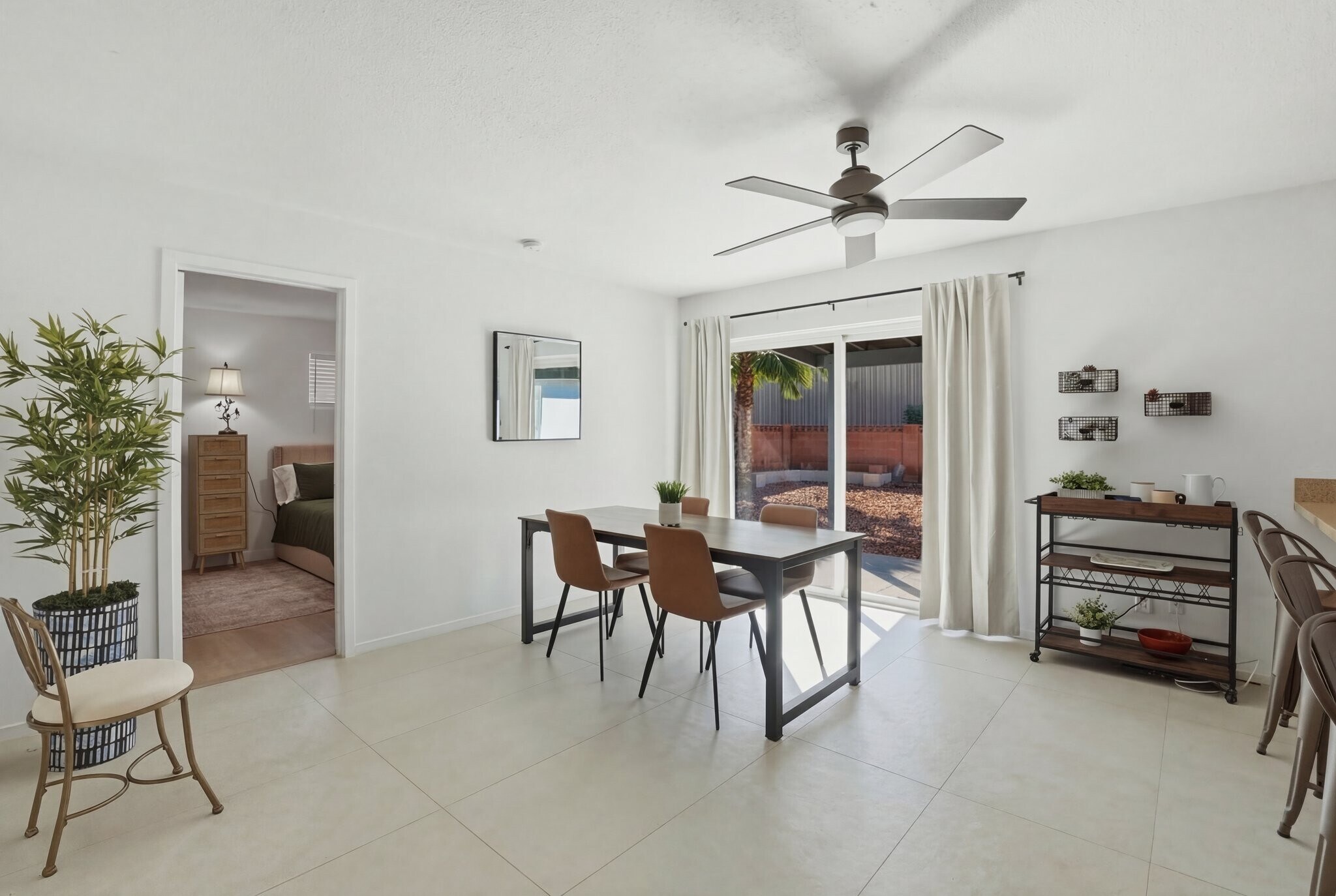Building Photo - 313 E Riviera Dr