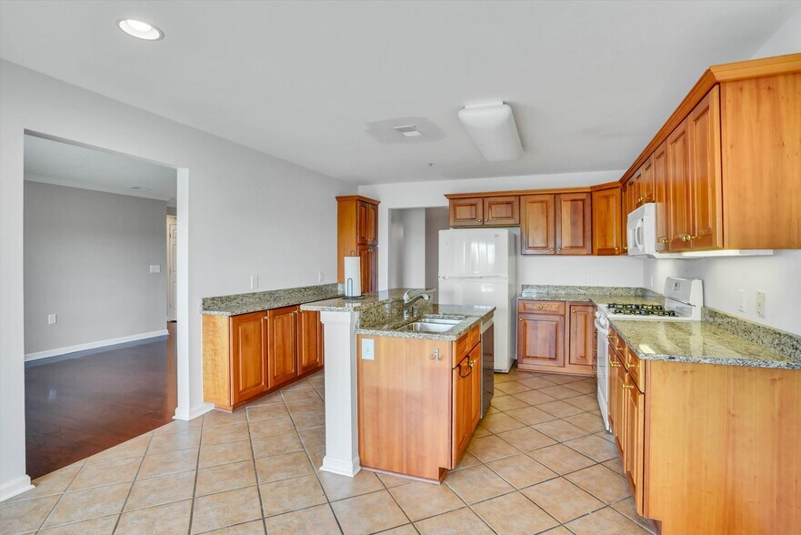 Building Photo - 12240 Roundwood Rd