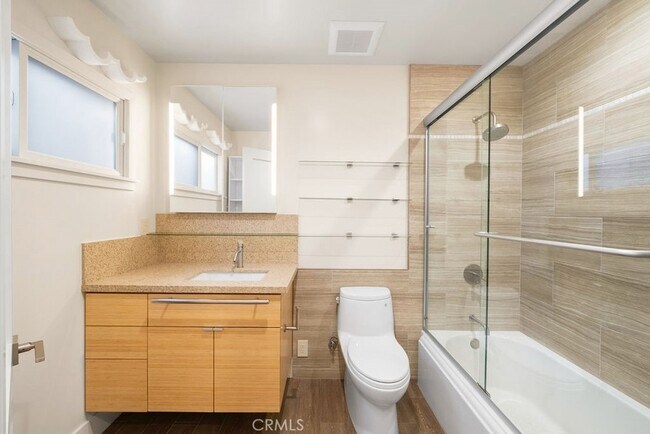 Building Photo - 376 Cliff Dr