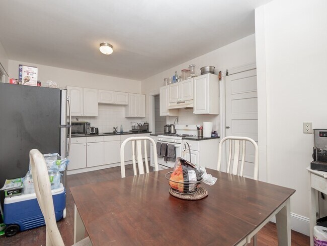 Building Photo - 47 St Margaret St