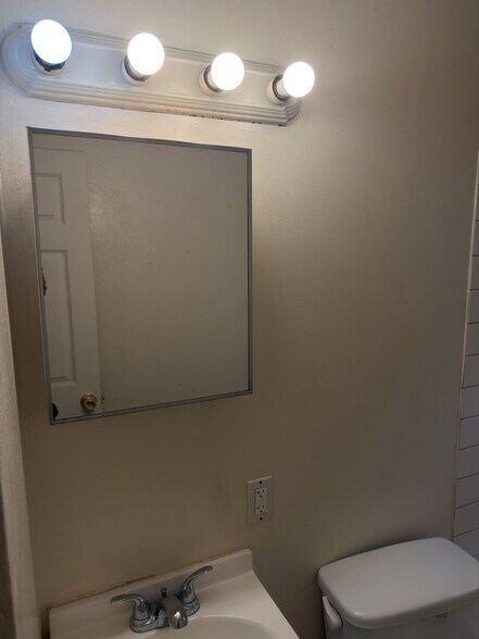 Building Photo - 4026 Belfore Dr