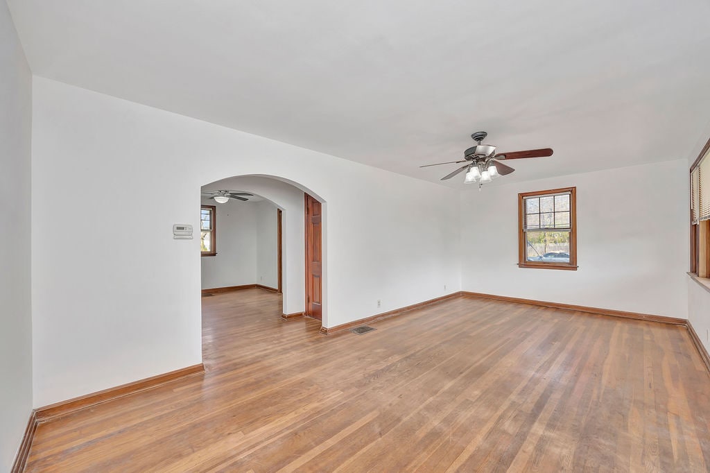 Building Photo - 8253 Brownsway Ln