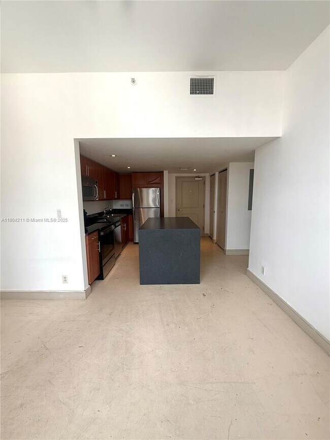 Building Photo - 111 E Flagler St