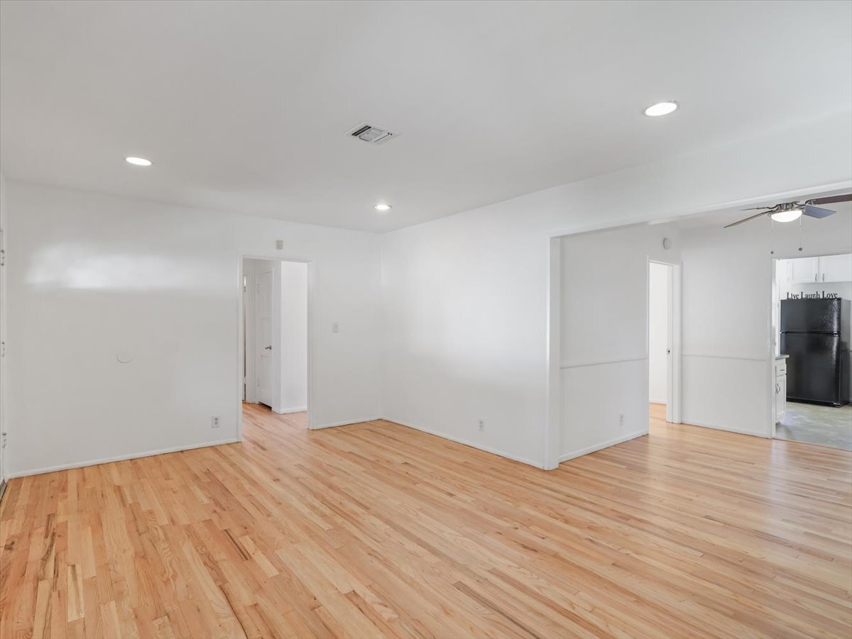 Building Photo - 15460 Sylvan St