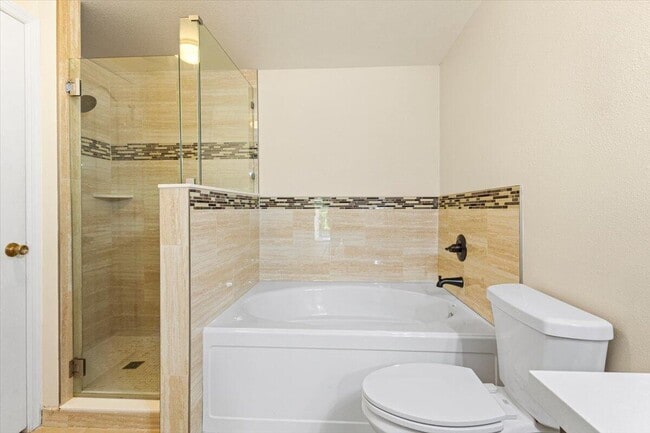 Building Photo - 110 SW Peacock Blvd