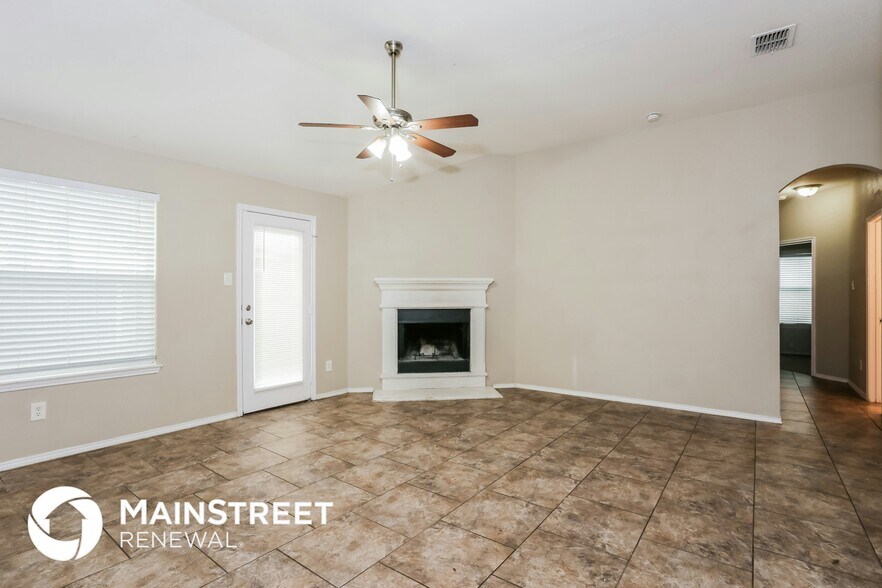 Building Photo - 1723 Katrina Ln