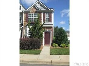 Building Photo - Cozy Townhome located in the popular Prosp...