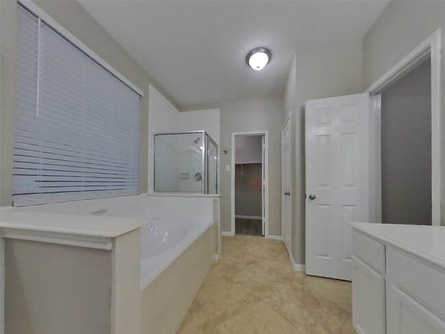 Building Photo - 3014 Rolling Fog Dr