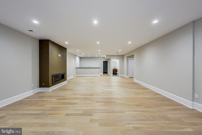 Building Photo - 3104 Sleepy Hollow Rd