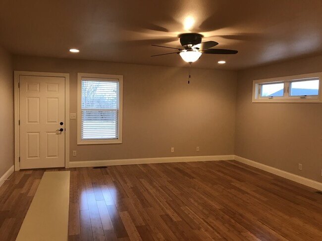 Front door entrance - 100 Scenic Drive