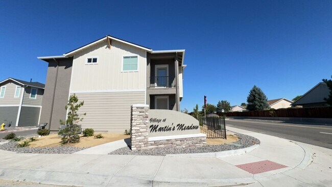Primary Photo - Charming & NEW! 2/2/2 Townhome in Gardnerv...