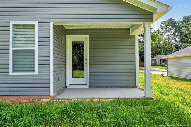 Building Photo - 438 Windermere Dr