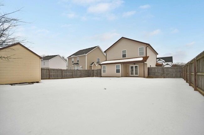 Building Photo - Pet Friendly Three Bedroom!