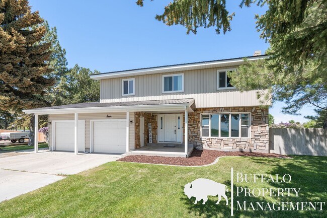 Building Photo - Charming Country Home on 2 Acres | 5 Bed | 3 Bath | Blackfoot, ID