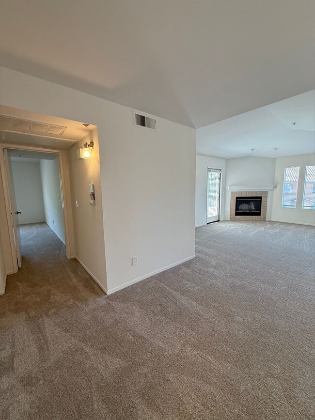 Building Photo - Terrific 2Br/2Ba Condo in gated community of Morada in Rancho Bernardo - Updated 2nd floor