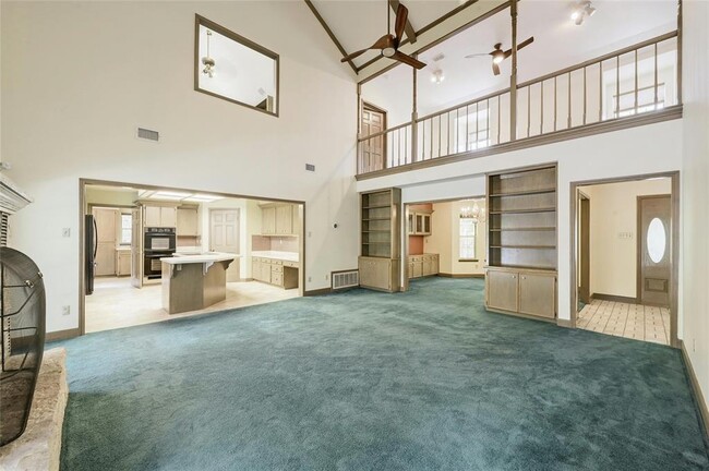 Building Photo - 3605 Silver Hill Cir