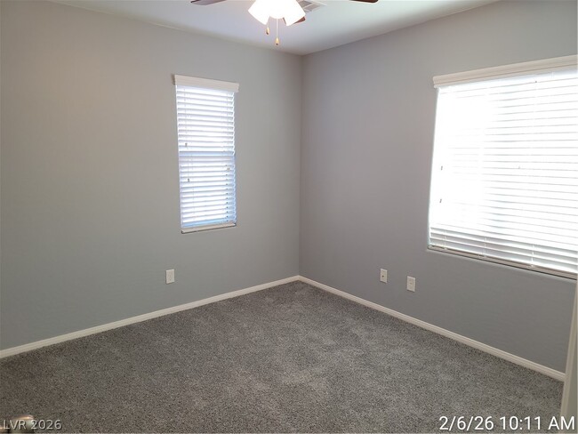 Building Photo - 10449 Yew Blossom Ave