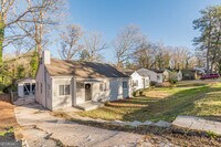 Building Photo - 1376 Westmont Rd SW